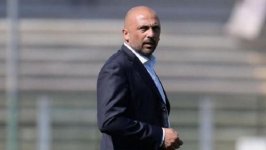 829x469-galatasaray-sportif-direktorluk-gorevi-icin-pasquale-sensibile-ile-anlasti-1645040809...jpeg
